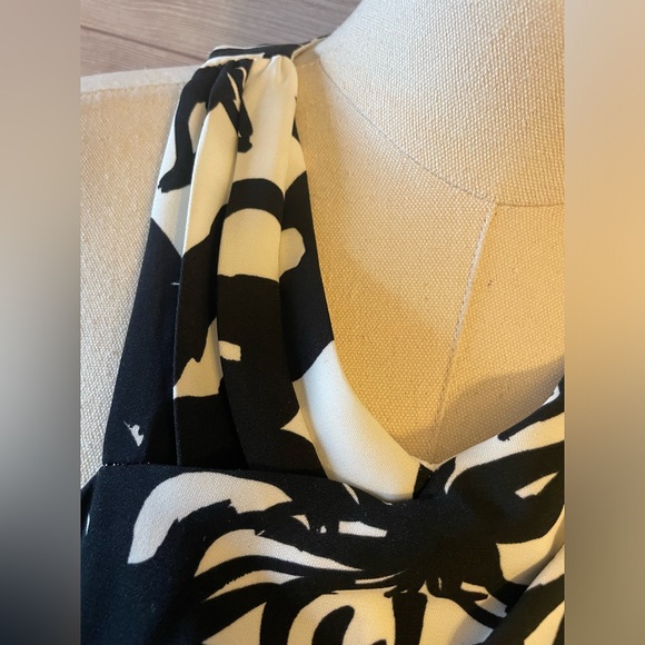 MNG Mango Dress Black/White Fully Lined Floral Size 4 Dress Corporate - Picture 4 of 16